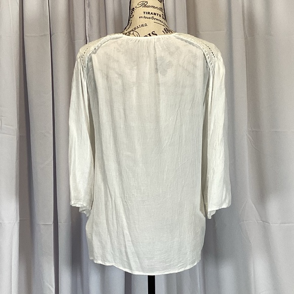 1531. Wit & Wisdom White Flowy Blouse EUC Size Large - Picture 3 of 7